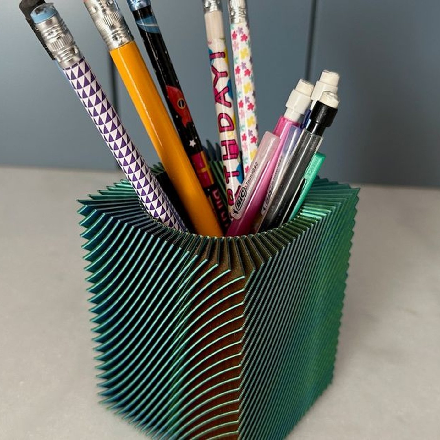 nechiswa 3D printed spiral vase pencil holder
