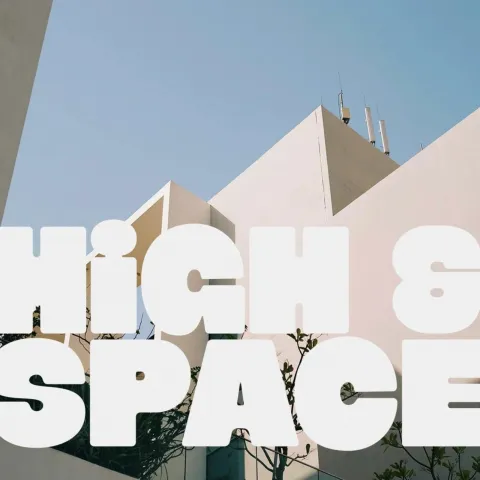 Sugra Gives the Bold Display Sans Serif a Soft Read